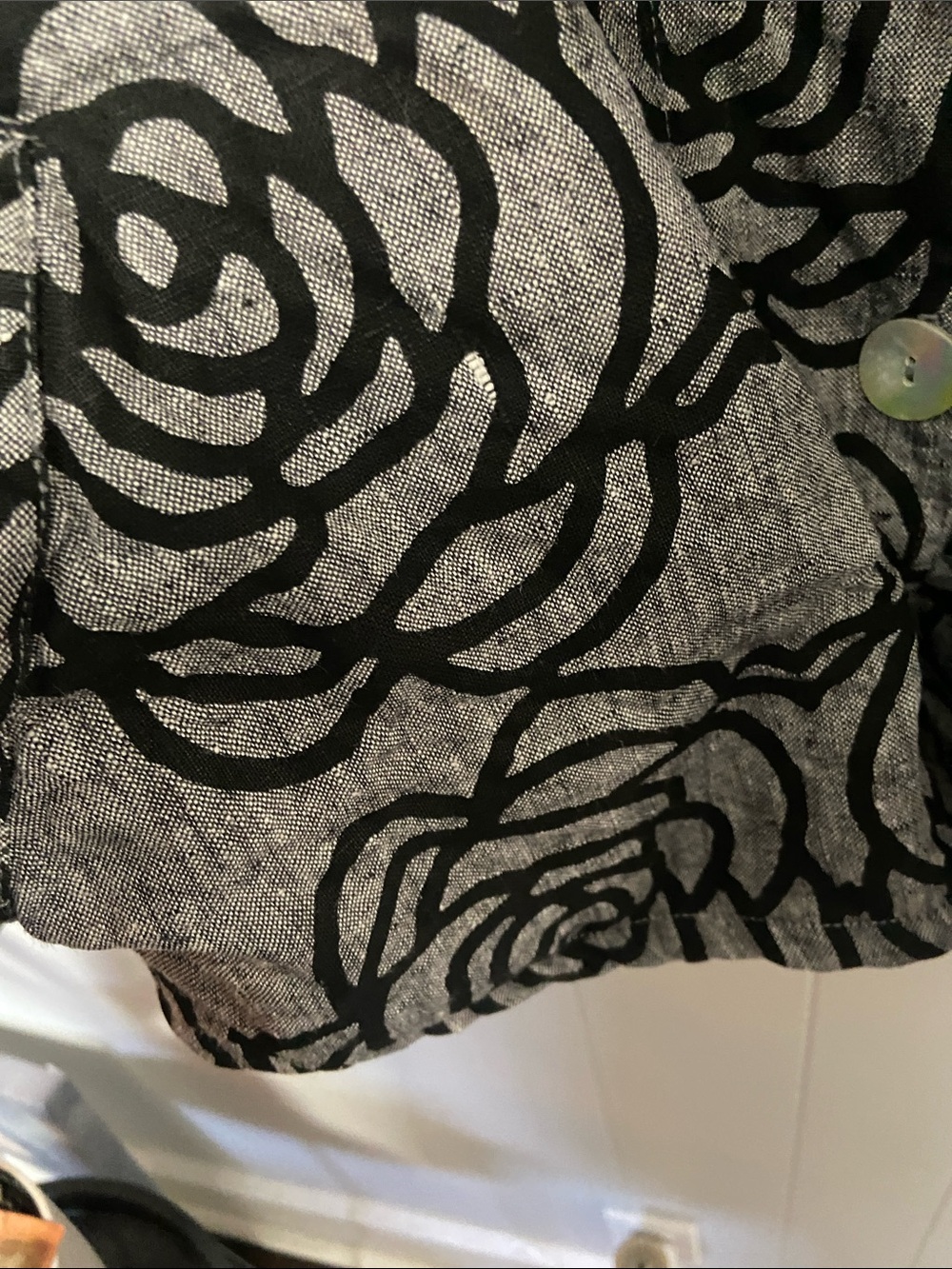 Flax Gray Floral 100% Linen Blazer with Black Rose Print. Artsy Size Small - Picture 5 of 8